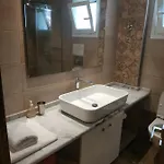 דירה Gerekos And