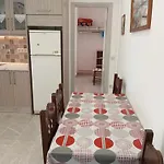 דירה Gerekos And