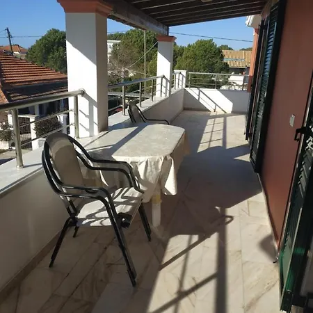 Apartment Gerekos And